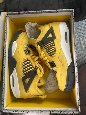 Air Jordan 4 Retro